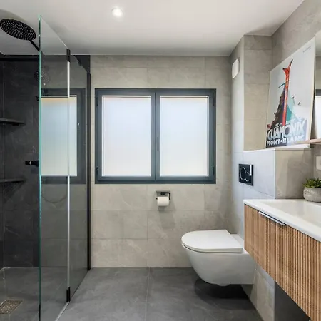 Bossonge - Nordic Bath - 4 Bedrooms - By Cozee