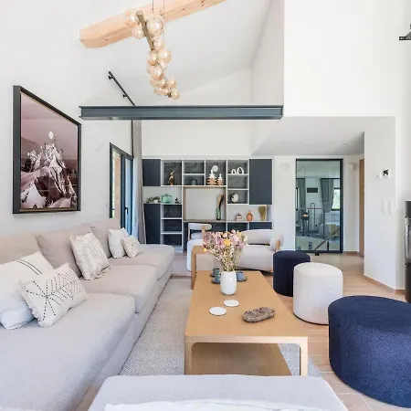 Bossonge - Nordic Bath - 4 Bedrooms - By Cozee Chalet